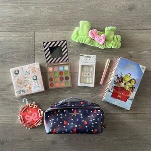 NWT Fenella Smith Kitty Cosmetic Bag Bundle. bag, hair clips, makeup, nails